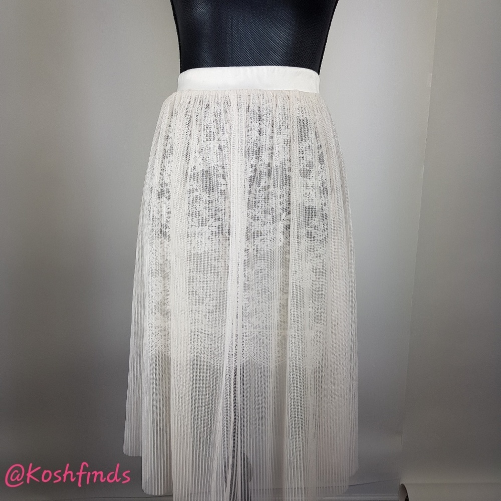 NWT Victoria's Secret Lace Slip W Satin Wais